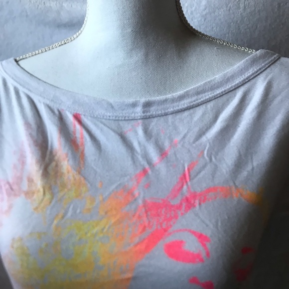 beautiful edge t-shirt size S white color with beautiful design - Picture 4 of 9